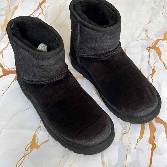 black velvet ankle boots - Picture 1 of 11